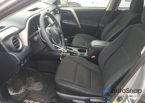 2018 Toyota Rav4 Le z USA, uszkodzony, nr VIN JTMBFREV8JJ243812